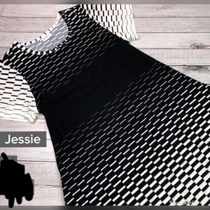 LuLaRoe Medium Jessie Dress with Pockets